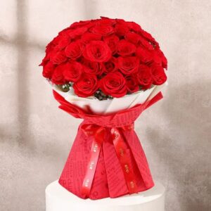 Buy Grand Red Roses Bouquet online in Jaipur for anniversaries and romantic occasions