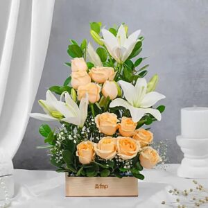 Buy Peach Roses & White Lilies Box online in Jaipur for birthdays and anniversaries